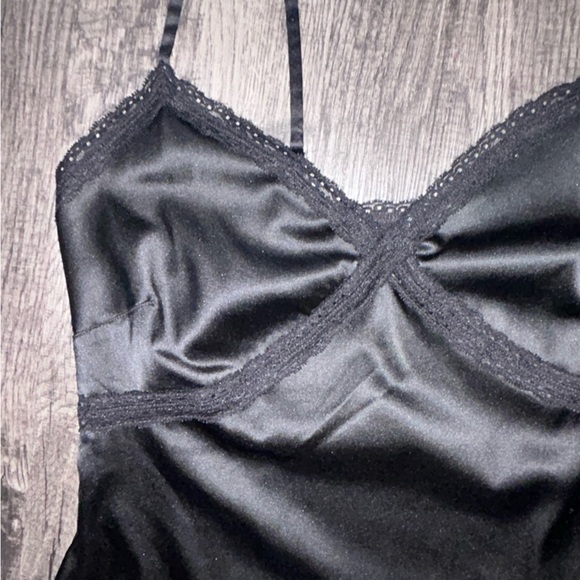 Colsie Black Chemise with Delicate Trim - Picture 3 of 3